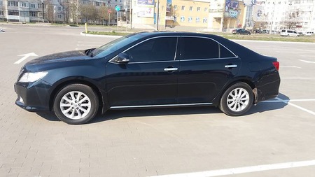 Toyota Camry 2013  випуску Суми з двигуном 2.5 л газ седан автомат за 17900 долл. 