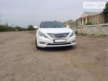 Hyundai Sonata 2012  випуску Запоріжжя з двигуном 2 л газ седан автомат за 13900 долл. 