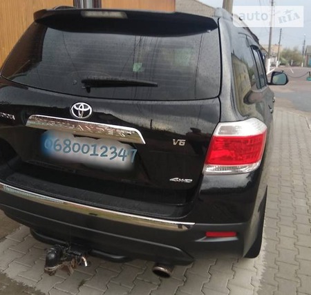 Toyota Highlander 2012  випуску Житомир з двигуном 3.5 л газ позашляховик автомат за 23000 долл. 