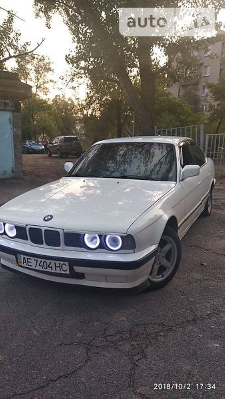 BMW 524 1989  випуску Дніпро з двигуном 2.4 л дизель седан механіка за 3500 долл. 
