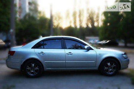 Hyundai Sonata 2008  випуску Запоріжжя з двигуном 2 л бензин седан механіка за 9000 долл. 