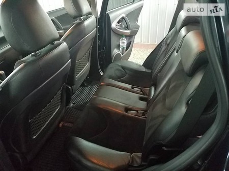 Toyota RAV 4 2010  випуску Рівне з двигуном 2.2 л дизель позашляховик автомат за 16250 долл. 