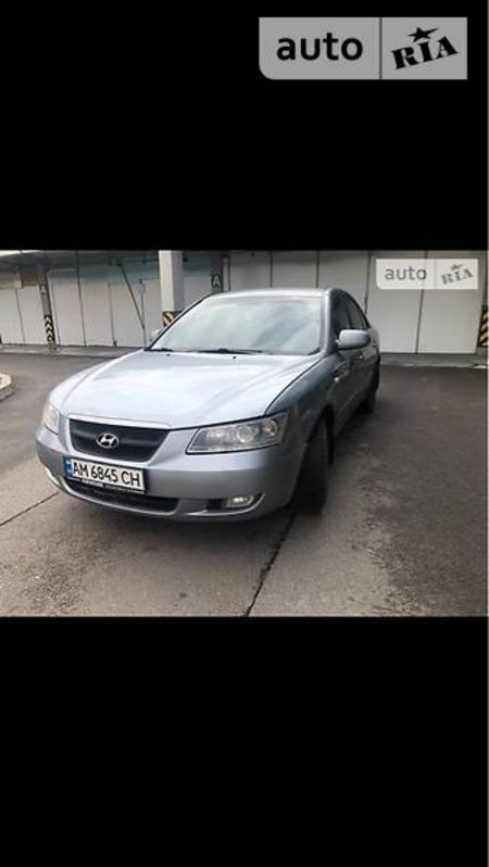 Hyundai Sonata 2008  випуску Одеса з двигуном 0 л бензин седан механіка за 7600 долл. 