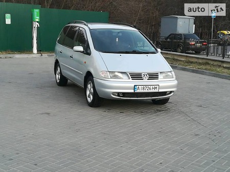 Volkswagen Sharan 1998  випуску Київ з двигуном 1.8 л газ мінівен механіка за 6500 долл. 