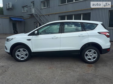 Ford Kuga 2018  випуску Запоріжжя з двигуном 1.5 л дизель позашляховик автомат за 662500 грн. 