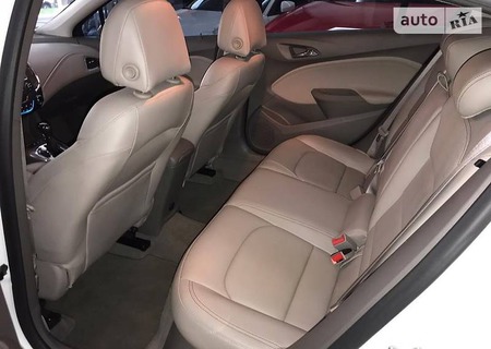 Chevrolet Cruze 2016  випуску Запоріжжя з двигуном 1.4 л бензин седан автомат за 11900 долл. 