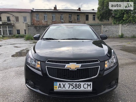 Chevrolet Cruze 2012  випуску Харків з двигуном 0 л бензин седан автомат за 10100 долл. 