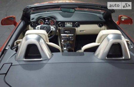 Mercedes-Benz SLK 250 2014  випуску Київ з двигуном 1.8 л бензин кабріолет автомат за 19000 долл. 