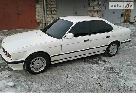 BMW 524 1990  випуску Миколаїв з двигуном 2.5 л дизель седан механіка за 3100 долл. 