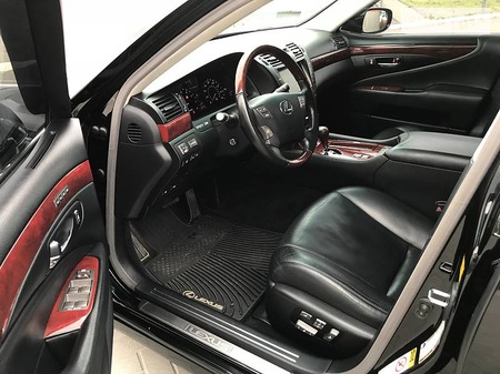 Lexus LS 460 2008  випуску Запоріжжя з двигуном 4.6 л бензин седан автомат за 16350 долл. 