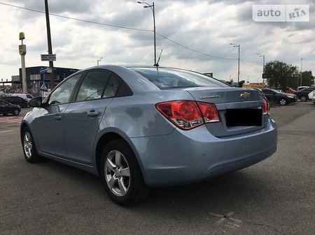 Chevrolet Cruze 2009  випуску Київ з двигуном 1.6 л бензин седан механіка за 7700 долл. 