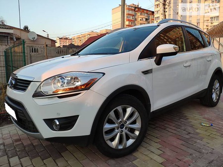 Ford Kuga 2013  випуску Київ з двигуном 2.5 л бензин позашляховик автомат за 16400 долл. 