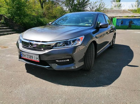 Honda Accord 2016  випуску Київ з двигуном 2.4 л бензин седан автомат за 18600 долл. 