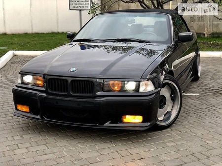 BMW 325 1993  випуску Одеса з двигуном 2.5 л бензин кабріолет автомат за 6700 долл. 