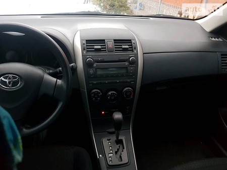 Toyota Corolla 2009  випуску Харків з двигуном 1.6 л бензин седан автомат за 10700 долл. 