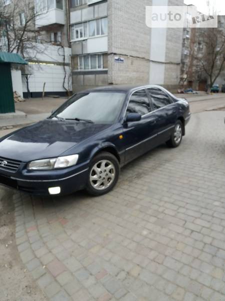 Toyota Camry 1997  випуску Полтава з двигуном 0 л газ седан автомат за 3550 долл. 