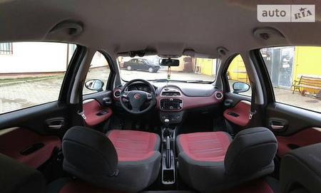Fiat Punto EVO 2010  випуску Львів з двигуном 1.3 л дизель хэтчбек механіка за 6500 долл. 