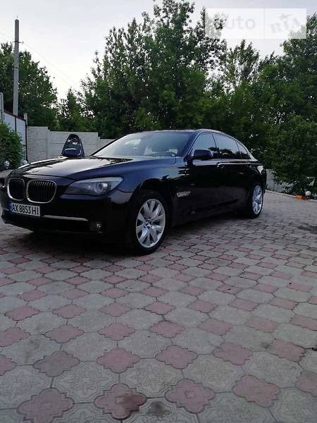 BMW 750 2011  випуску Харків з двигуном 4.4 л бензин седан автомат за 25500 долл. 