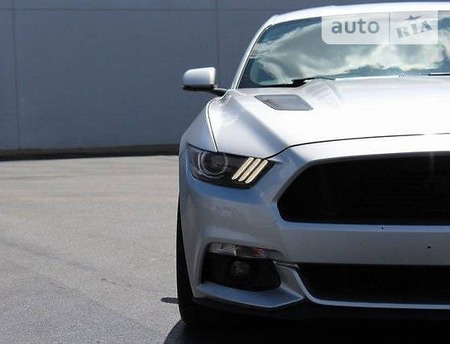 Ford Mustang 2016  випуску Дніпро з двигуном 5 л бензин купе механіка за 35000 долл. 