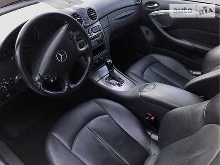 Mercedes-Benz CLK 270 2004  випуску Київ з двигуном 2.7 л дизель купе автомат за 9500 долл. 