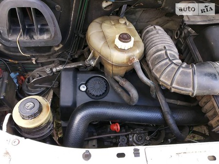 Renault Master 2000  випуску Чернівці з двигуном 2.8 л дизель мінівен механіка за 5450 долл. 