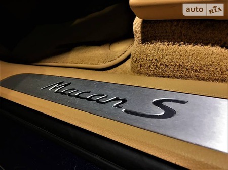 Porsche Macan 2014  випуску Харків з двигуном 3 л бензин позашляховик автомат за 50800 долл. 