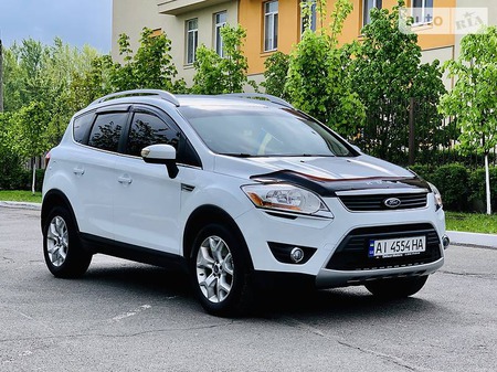 Ford Kuga 2010  випуску Київ з двигуном 2.5 л бензин позашляховик автомат за 11800 долл. 