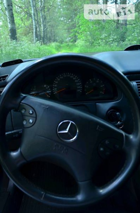 Mercedes-Benz A 210 2001  випуску Вінниця з двигуном 2.2 л дизель седан автомат за 5200 долл. 