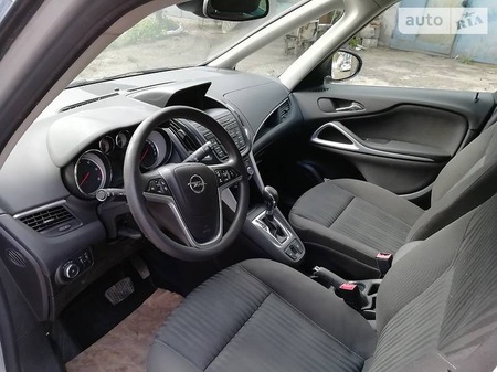Opel Zafira Tourer 2014  випуску Житомир з двигуном 2 л дизель універсал автомат за 12700 долл. 