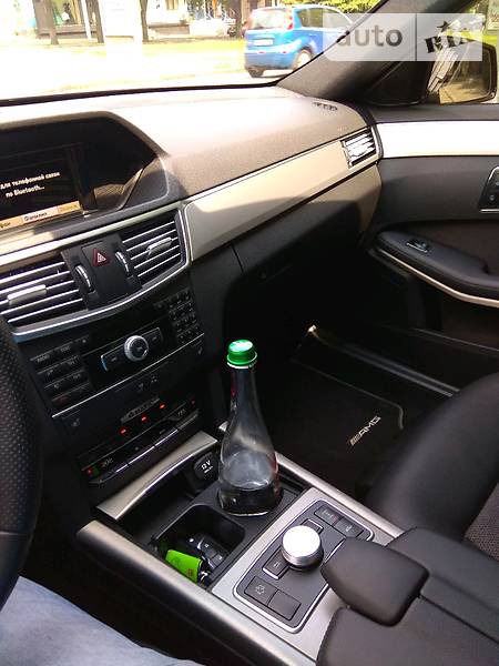 Mercedes-Benz E 350 2010  випуску Дніпро з двигуном 3.5 л бензин седан автомат за 27000 долл. 