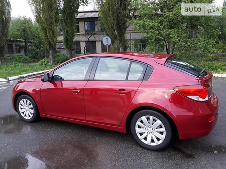 Chevrolet Cruze 2011  випуску Київ з двигуном 1.8 л газ хэтчбек автомат за 8800 долл. 