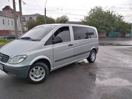 Mercedes-Benz Vito 2005  випуску Харків з двигуном 2.2 л дизель мінівен механіка за 6450 долл. 