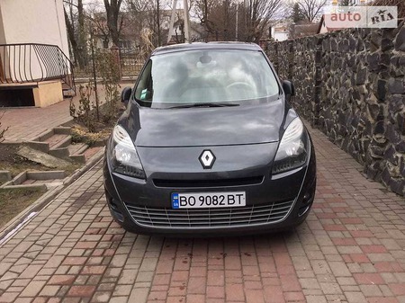 Renault Scenic 2011  випуску Тернопіль з двигуном 1.5 л дизель мінівен автомат за 8000 долл. 