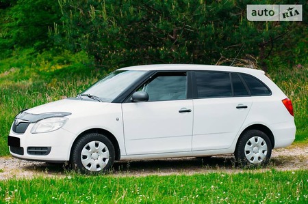 Skoda Fabia 2009  випуску Івано-Франківськ з двигуном 1.4 л дизель універсал механіка за 5950 долл. 