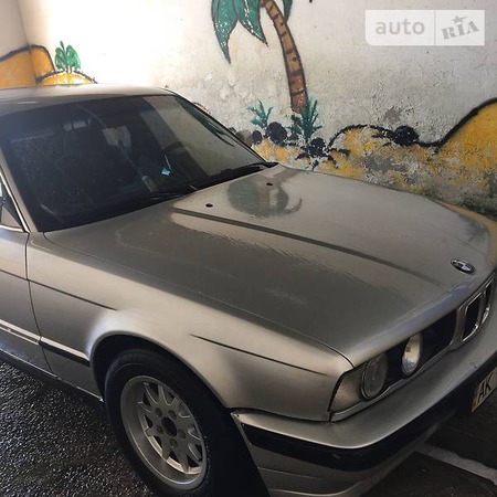 BMW 525 1993  випуску Запоріжжя з двигуном 2.5 л бензин седан автомат за 2200 долл. 