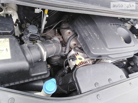 Hyundai H-1 2011  випуску Запоріжжя з двигуном 2.5 л дизель мінівен механіка за 10400 долл. 