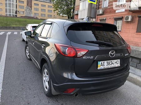 Mazda CX-5 2014  випуску Дніпро з двигуном 2 л бензин позашляховик механіка за 17999 долл. 