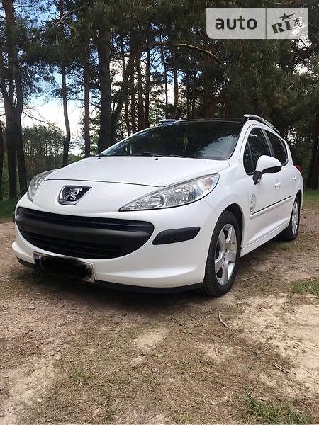 Peugeot 207 2010  випуску Житомир з двигуном 1.6 л дизель універсал механіка за 7250 долл. 