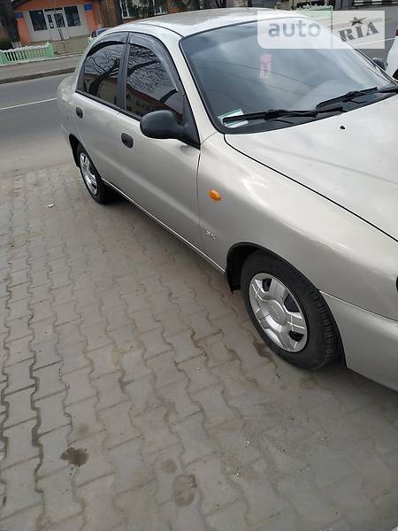 Daewoo Lanos 2007  випуску Хмельницький з двигуном 1.5 л газ седан механіка за 4450 долл. 