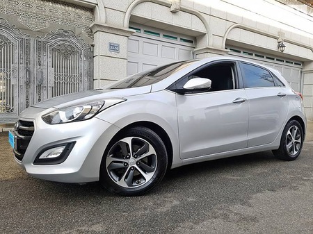 Hyundai i30 2015  випуску Дніпро з двигуном 1.6 л дизель хэтчбек автомат за 6850 долл. 