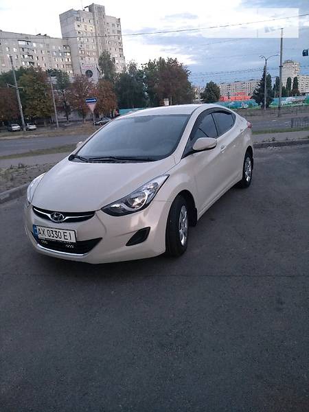 Hyundai Elantra 2012  випуску Харків з двигуном 1.6 л газ седан автомат за 10800 долл. 