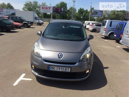 Renault Scenic 2012  випуску Київ з двигуном 1.5 л дизель мінівен механіка за 7999 долл. 
