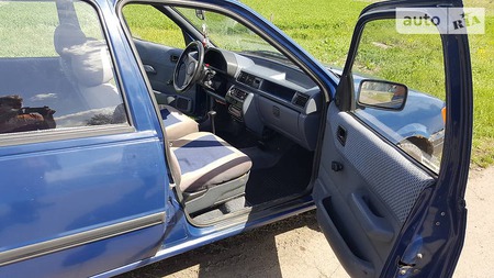 Ford Fiesta 1991  випуску Дніпро з двигуном 1.8 л дизель хэтчбек механіка за 1000 долл. 