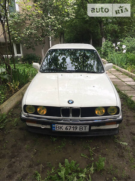 BMW 316 1986  випуску Рівне з двигуном 1.8 л газ седан  за 2000 долл. 