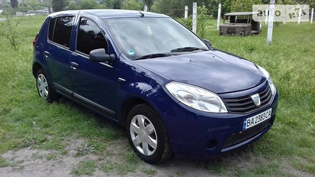 Dacia Sandero 2008  випуску Кропивницький з двигуном 1.4 л бензин хэтчбек механіка за 5700 долл. 