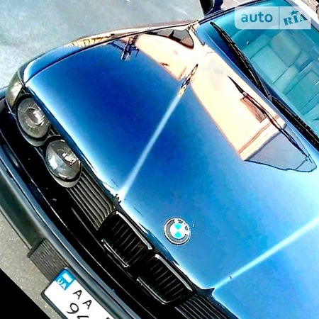 BMW 735 1992  випуску Київ з двигуном 2.5 л  седан механіка за 4600 долл. 