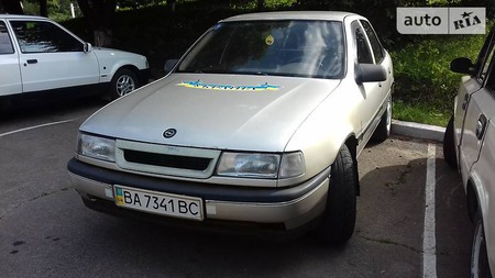 Opel Vectra 1990  випуску Кропивницький з двигуном 2 л газ седан механіка за 2100 долл. 