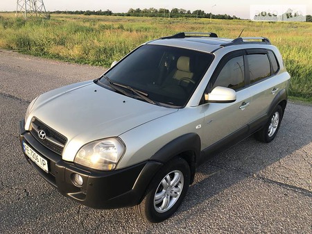 Hyundai Tucson 2006  випуску Дніпро з двигуном 2 л газ позашляховик автомат за 9800 долл. 