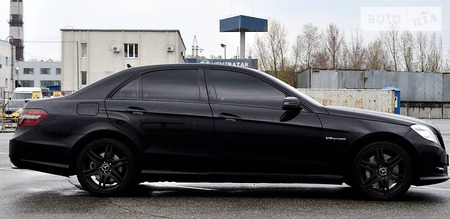 Mercedes-Benz E 500 2012  випуску Київ з двигуном 4.7 л бензин седан автомат за 27400 долл. 