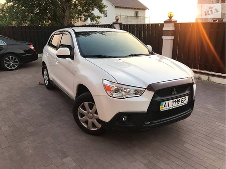 Mitsubishi ASX 2011  випуску Київ з двигуном 1.8 л газ позашляховик автомат за 13300 долл. 